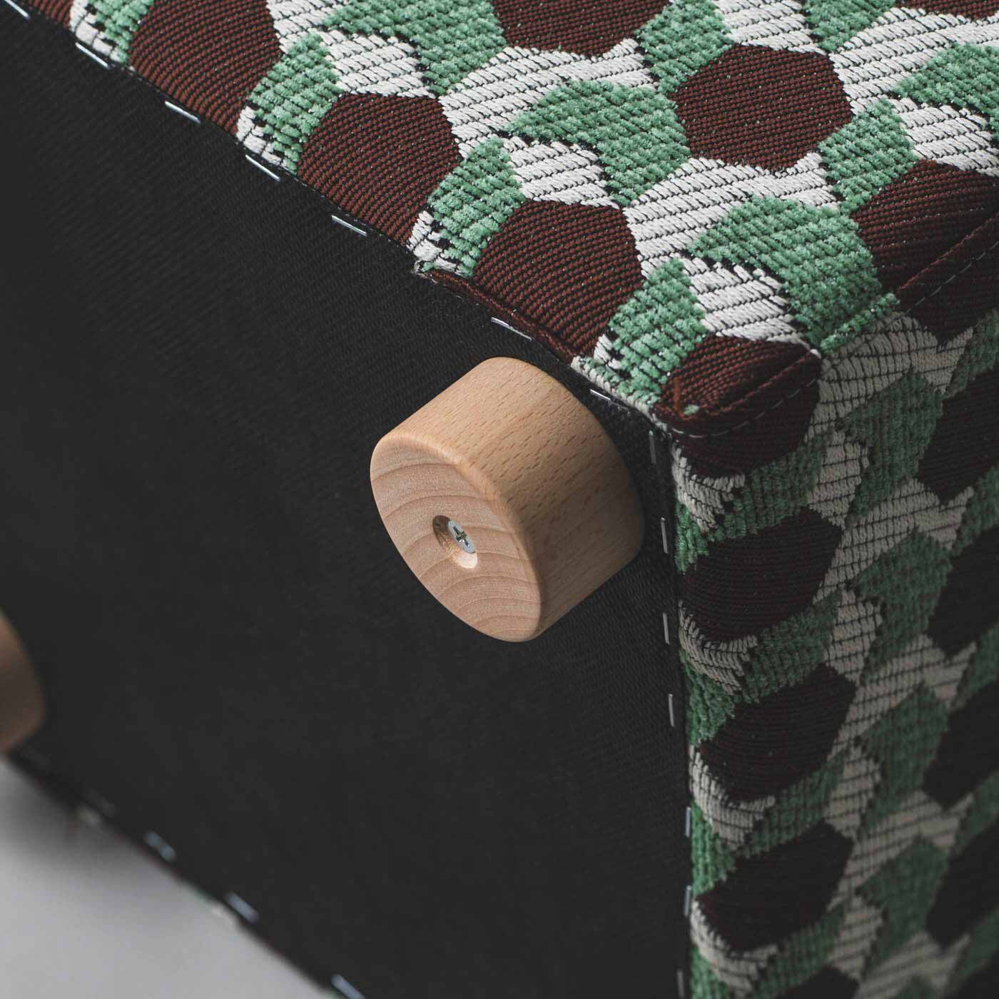 ＆Stories|テキスタイルデザイナーと家具職人が作った 播州ジャカード織のスツール〈チョコミント色〉|付属のフェルトシートを貼ってご使用いただけます。