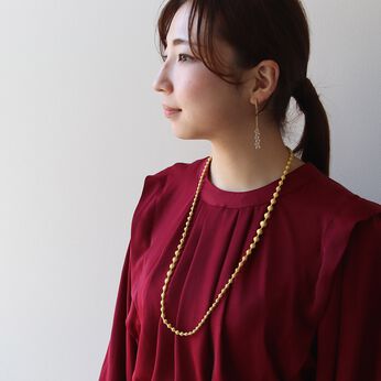 ＆Stories | 刺繍珠ネックレストパーズイエロー色