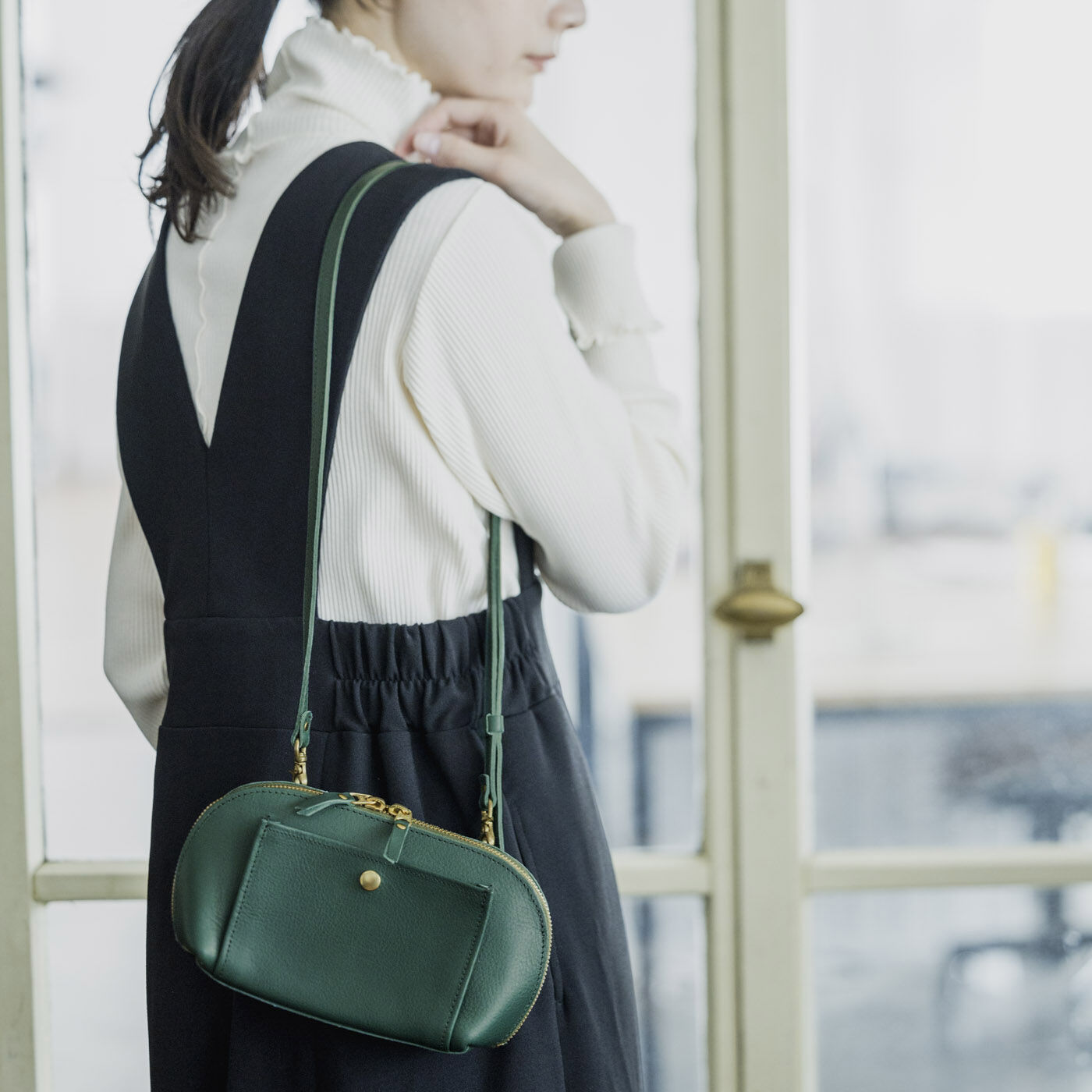 ＆Stories|福岡の鞄作家が作った 職人本革イタリアンレザーのウォレットバッグ〈アリゾナグリーン〉