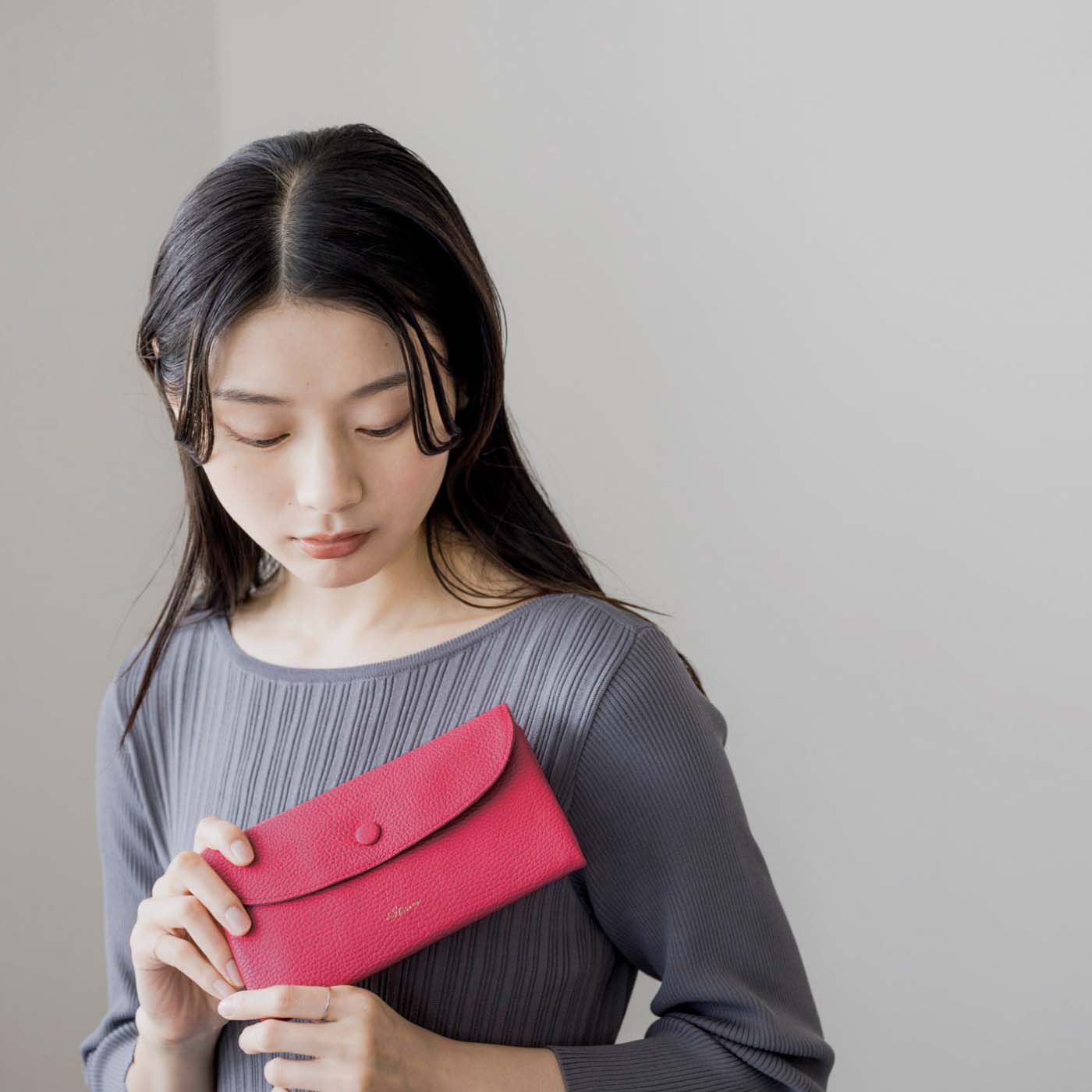 ＆Stories|大阪の財布工房がイタリアンレザーで誂えた　オッティモウォレット〈チェリーピンク〉[本革 財布：日本製]