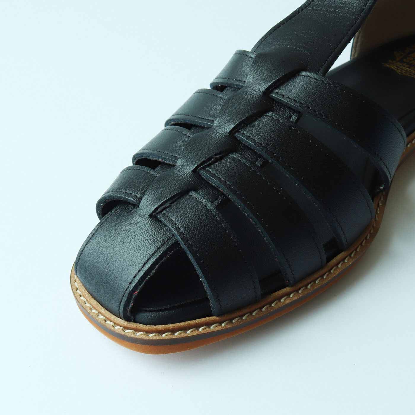 ＆Stories|靴デザイナーの理想で仕上げた 職人本革のフィッシャーマンシューズ〈ブラック〉|小指が当たったり、とび出したりすることも少なく、甲の幅も目立たずすっきり。
