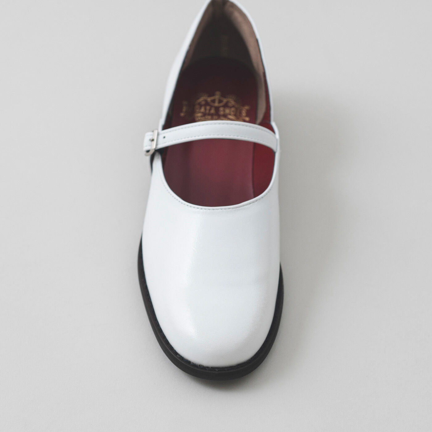 ＆Stories|靴デザイナーの理想で作った 職人本革のレジェルテシューズ〈ホワイト〉