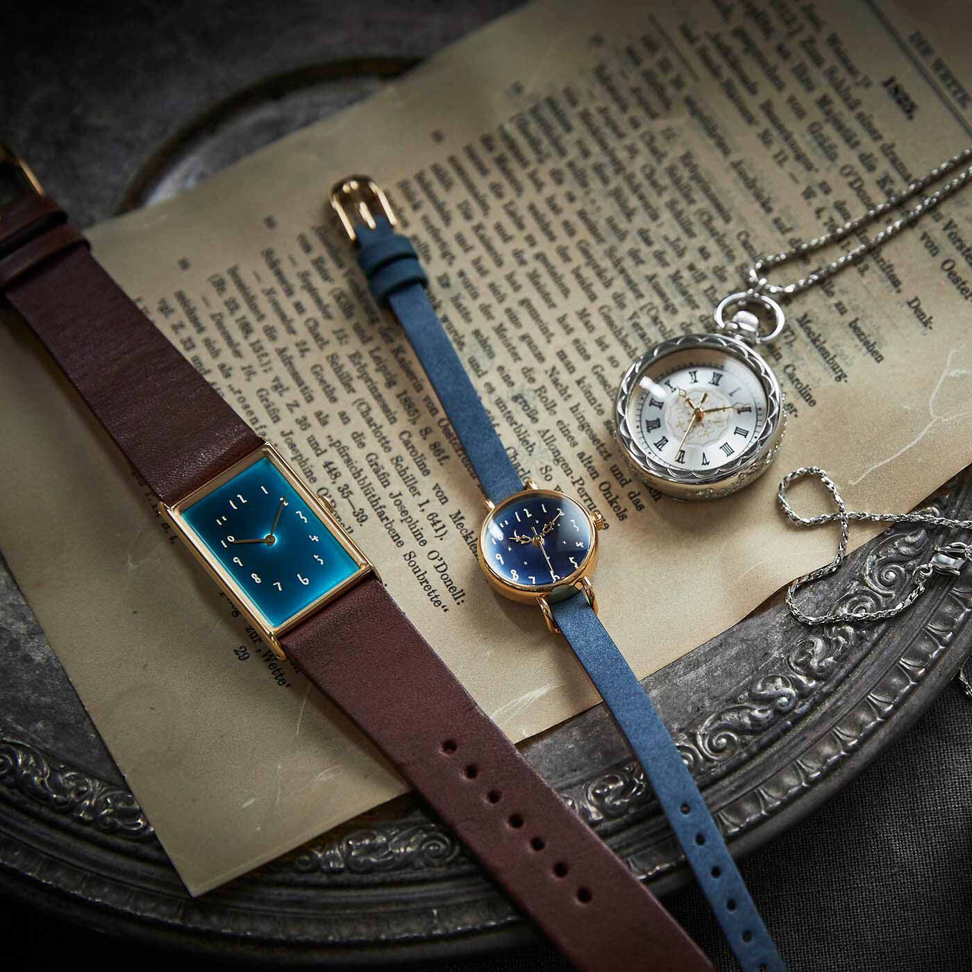 金沢の時計職人が手掛けた 月と星々に見惚れる腕時計〈オールドブルー 