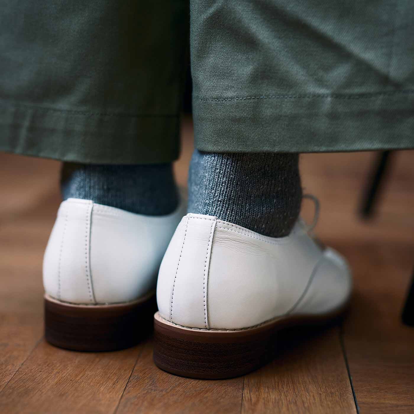 ＆Stories|長田靴職人が叶えた 本革ハーフウィングチップ〈ネージュ〉[本革 靴：日本製]|かっちりとしたピース付きソールはクッション性に優れ、ほどよいヒール高でパンツもスカートもバランスよく着こなせます。