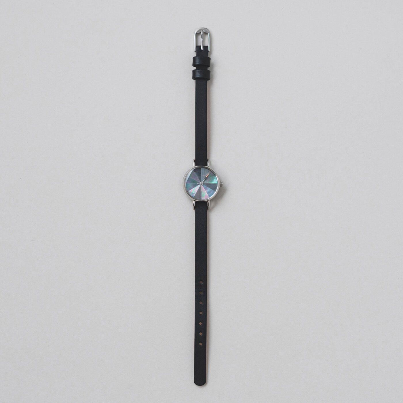 ＆Stories|金沢の時計職人が手掛けた オーロラ色の輝きに見惚れる 黒蝶貝の腕時計〈ブラック〉
