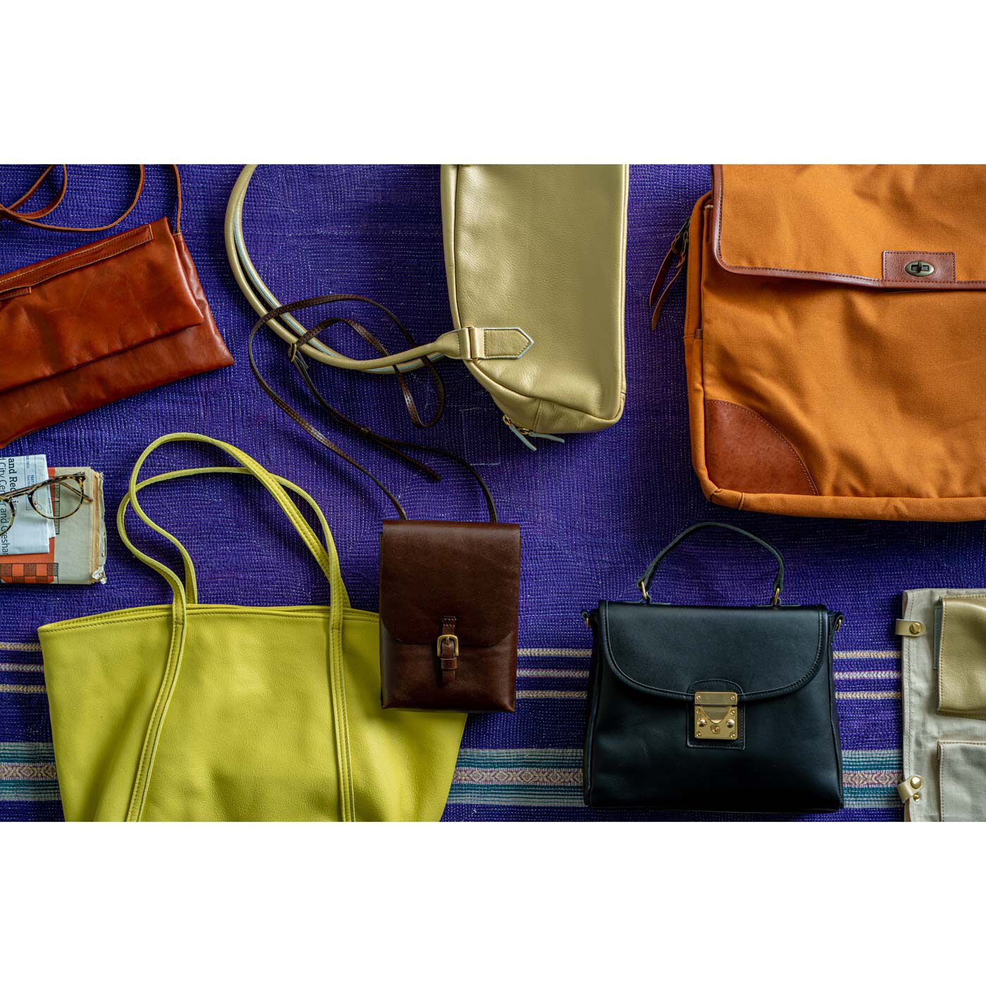 ＆Stories|服飾作家と作った 職人本革のショルダーワークバッグ〈ブラウン〉|2023年夏のバッグはバリエーション豊富。今のあなたにふさわしいものをぜひ見つけてみて。