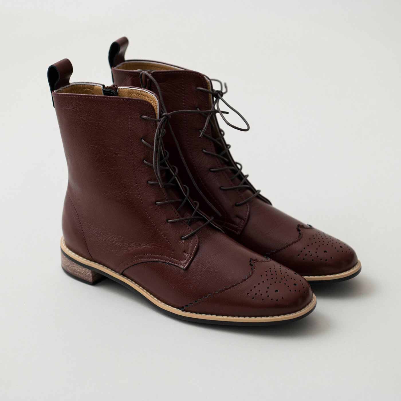＆Stories|長田の靴職人が作った　職人本革のウィングチップブーツ〈レッドブラウン〉|さっと履けるように履き口につまみ革もつけました。