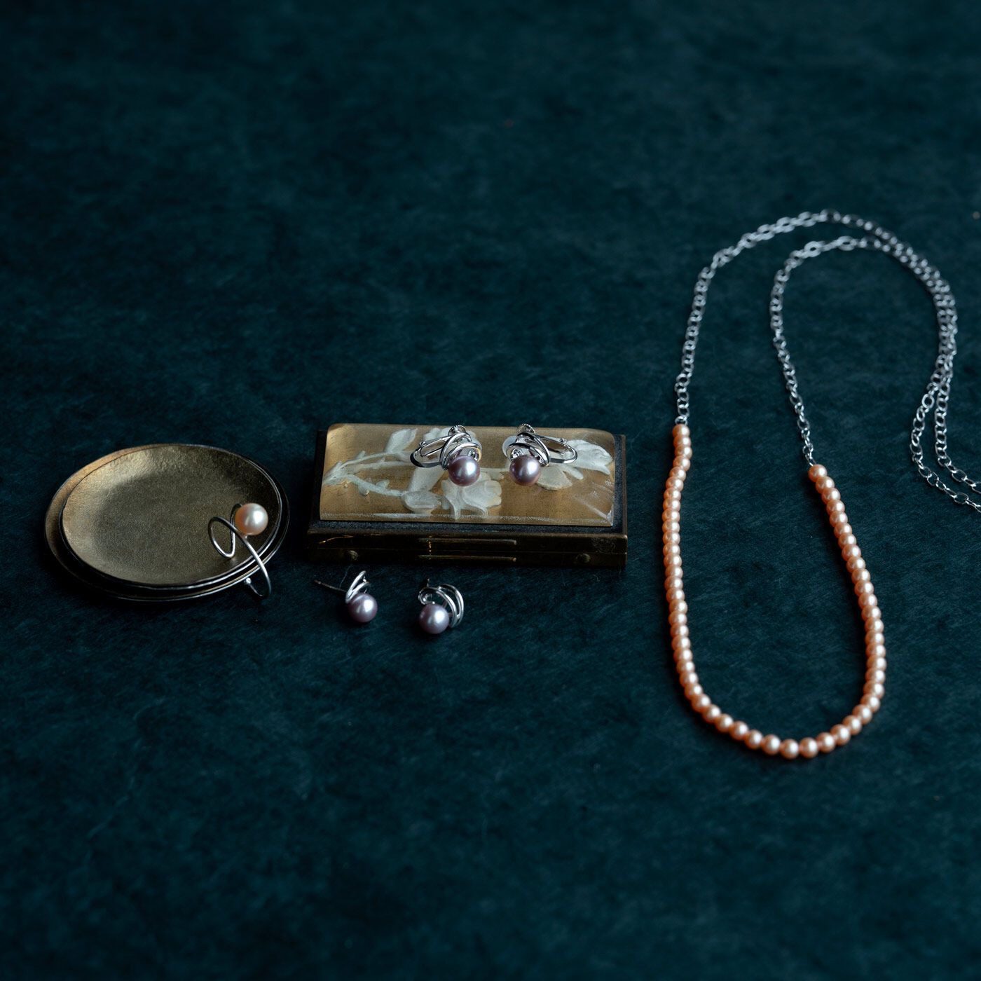 ＆Stories|神戸の老舗真珠メーカーと作った ピーチメルバパールのチェーンネックレス〈シルバー925〉|2023年夏のパールアイテムは軽やかに着けられるものがラインナップ。夏の気分を上げるパールをぜひ見つけてみて。