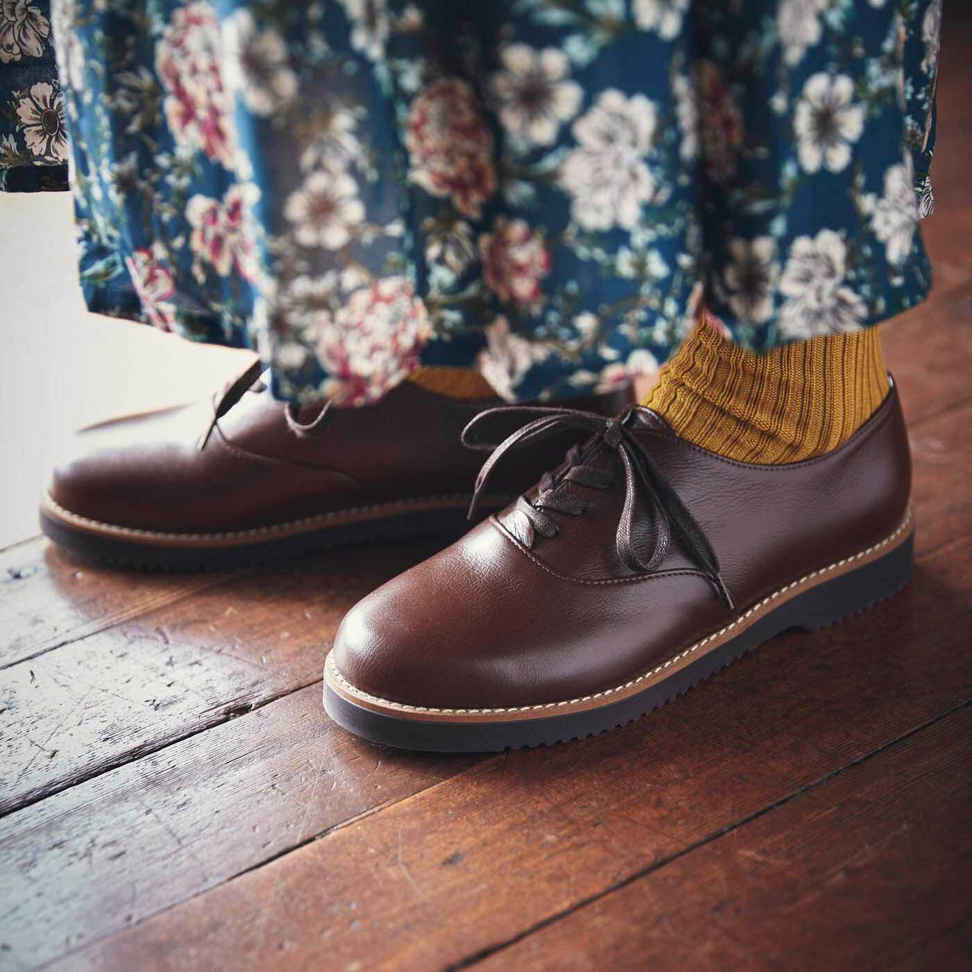 ＆Stories|長田の靴職人と靴デザイナーが作った 職人本革のポストマンシューズ〈マホガニーブラウン〉[本革　靴：日本製]|マニッシュなポストマンシューズはスカートにも。