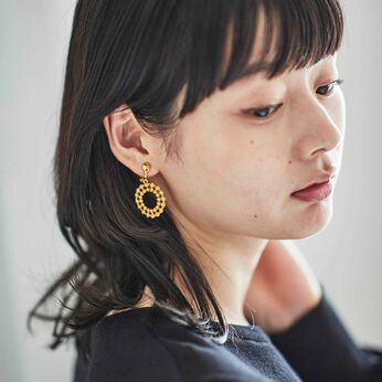 ＆Stories | 群馬刺繍工房糸の宝石の耳飾り〈ゴールド色〉