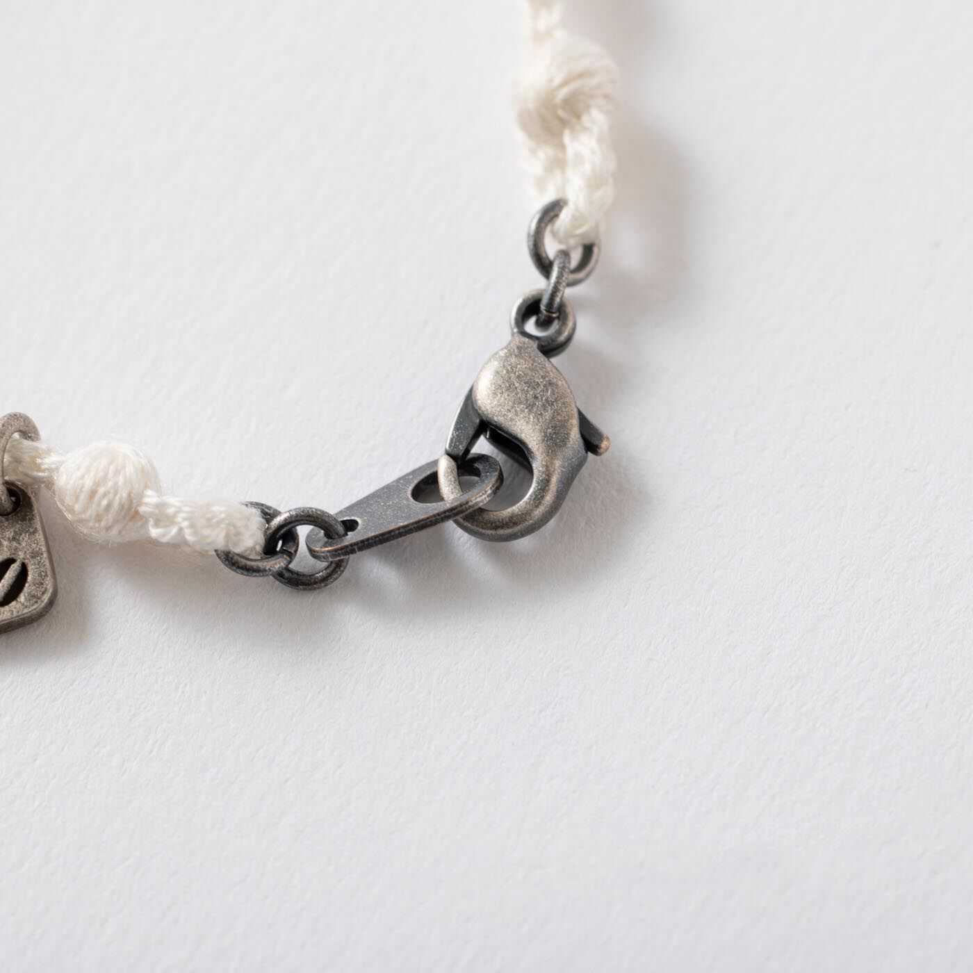 ＆Stories|群馬の刺繍工房が作った 特別な日のアクセサリーセット〈アイボリー×シルバー色〉　[日本製]
