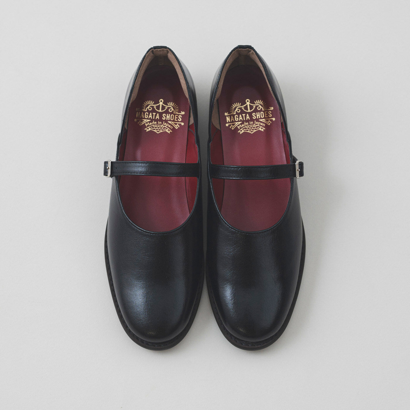 ＆Stories|靴デザイナーの理想で作った 職人本革のレジェルテシューズ〈ブラック〉|充実の7サイズ(22.5~25.5cm)展開です。