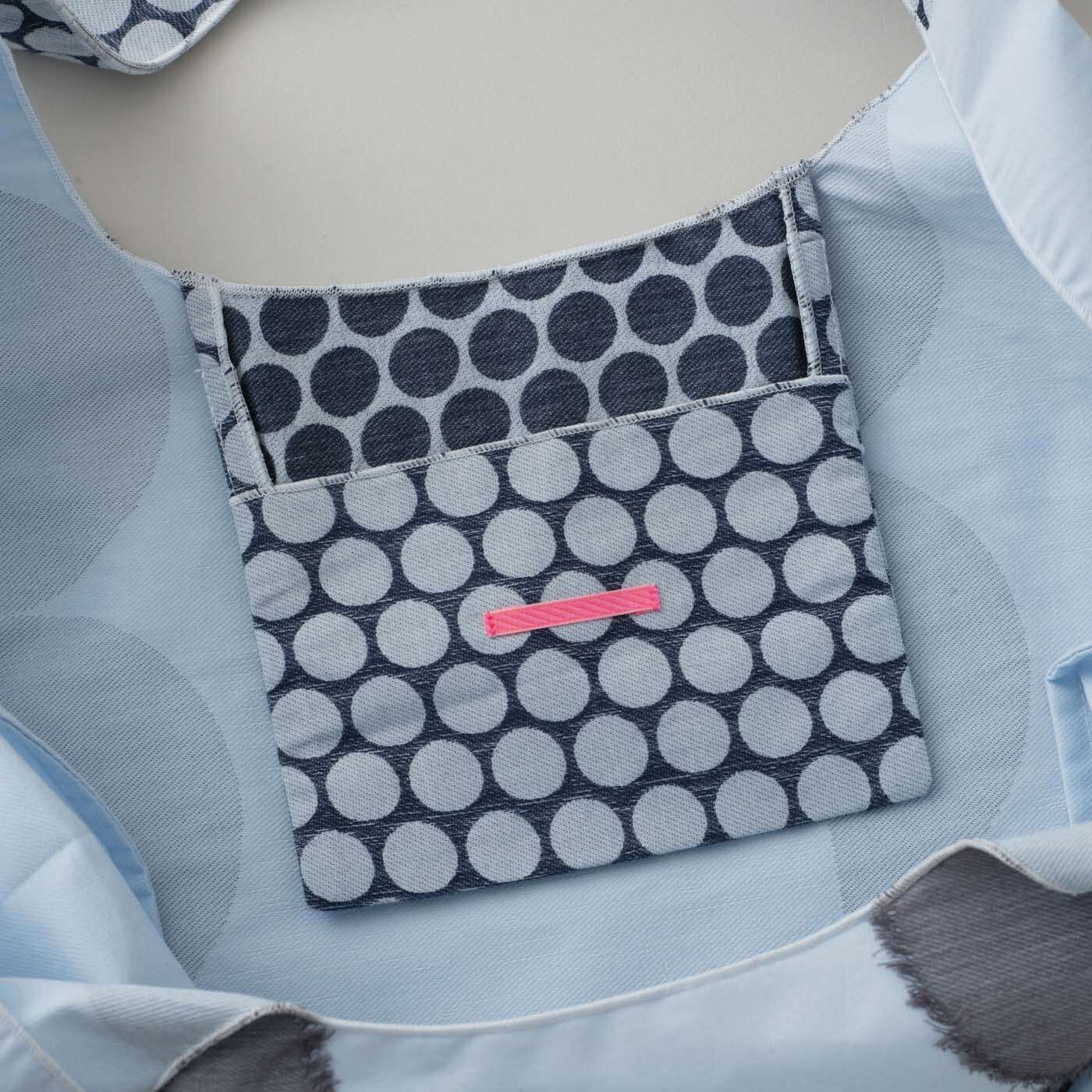 ＆Stories|テキスタイルデザイナーと作った　播州ジャカード織のドレスバッグ〈エン・サックスブルー×イエロー〉|内側にはポケットが一つ。