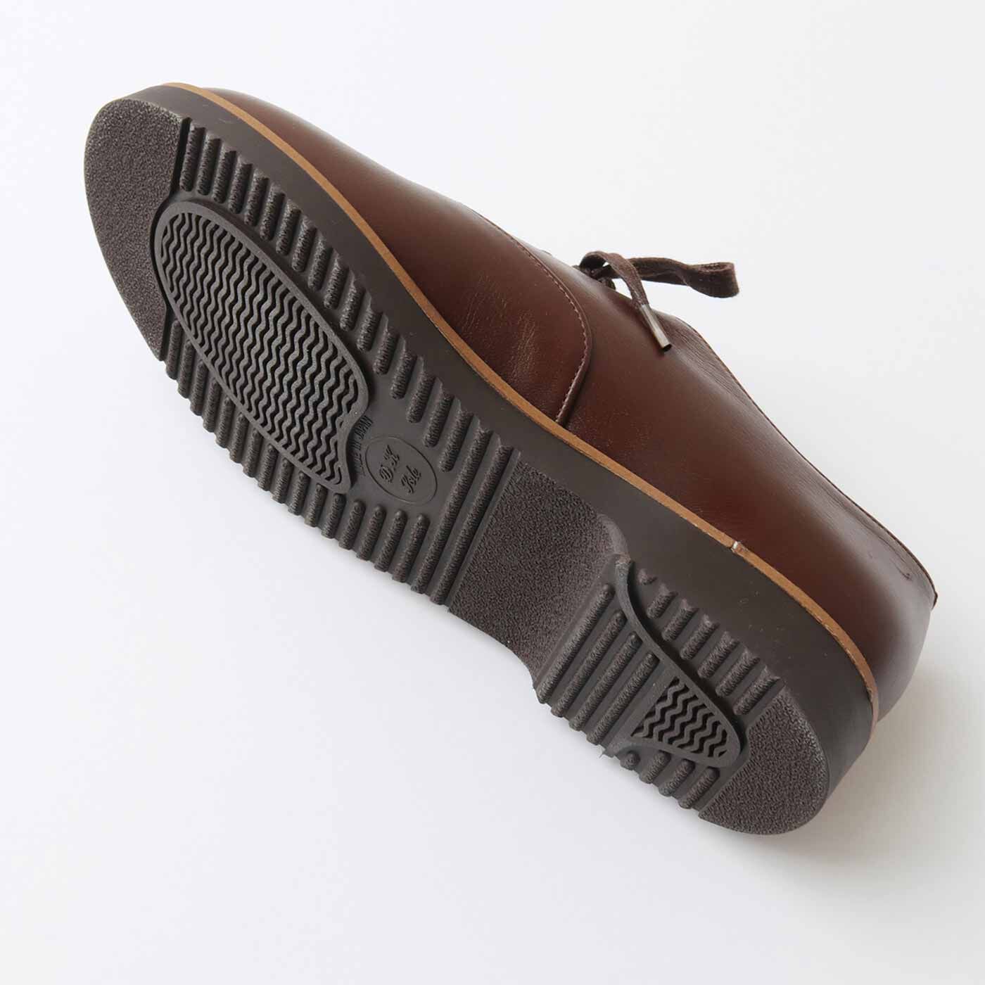 ＆Stories|長田の靴職人と靴デザイナーが作った 職人本革のポストマンシューズ〈マホガニーブラウン〉[本革　靴：日本製]|底面はこだわりの厚手のラバーソール。グリップ力もあり歩きやすさもあるのも魅力です。