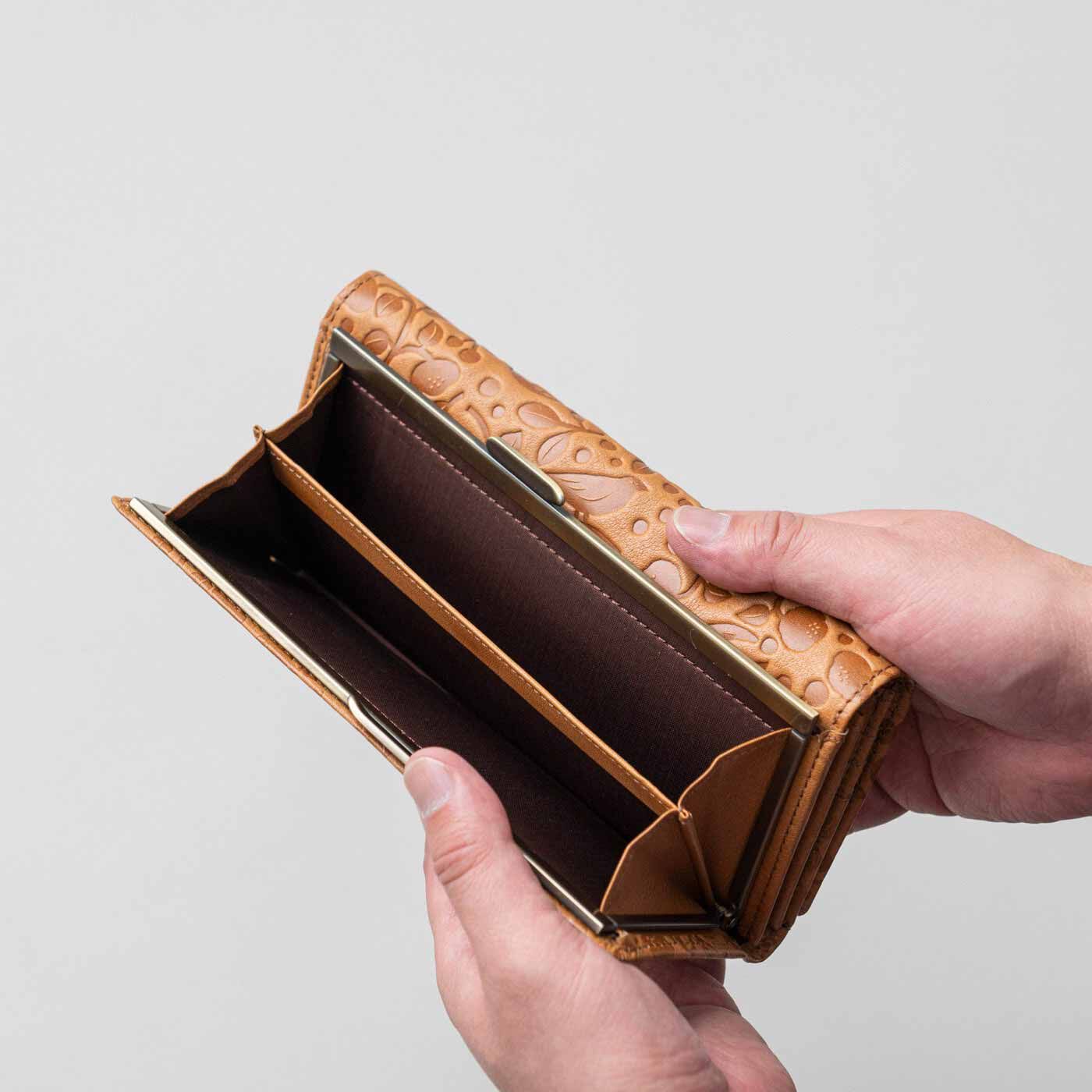 ＆Stories|イラストレーターと作った　職人本革の刻印折り財布〈キャメル〉