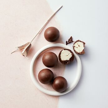 幸福のチョコレート | ライラ　ガリバー〈ココナツボール〉