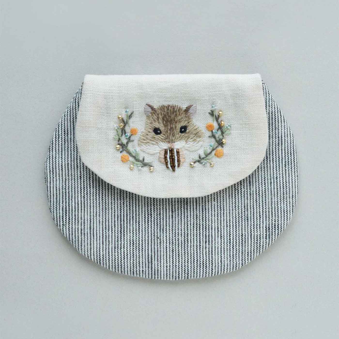 Couturier special|A  Little Kit for Handcraft 動物の刺しゅうポーチときんちゃくキット|1.もぐもぐハムスターのポーチ