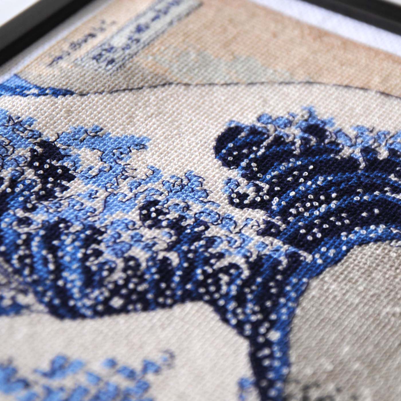 Couturier special|DMC×大英博物館　葛飾北斎「神奈川沖浪裏」（大）クロスステッチキット|水しぶきもフレンチノットステッチでリアルに再現。