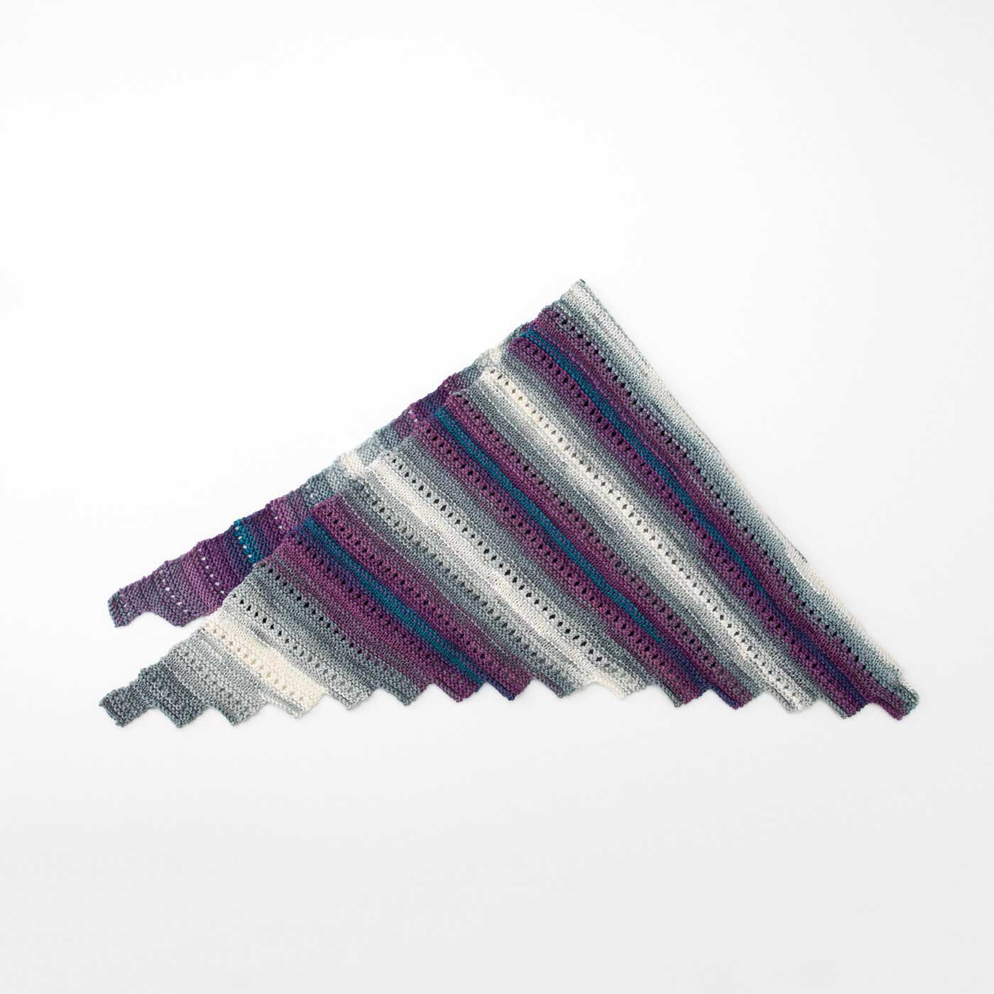Couturier special|ＤＭＣ　グラデーション糸ＢＲＩＯ　２玉で編む三角ストール|2.グレイッシュパーブル