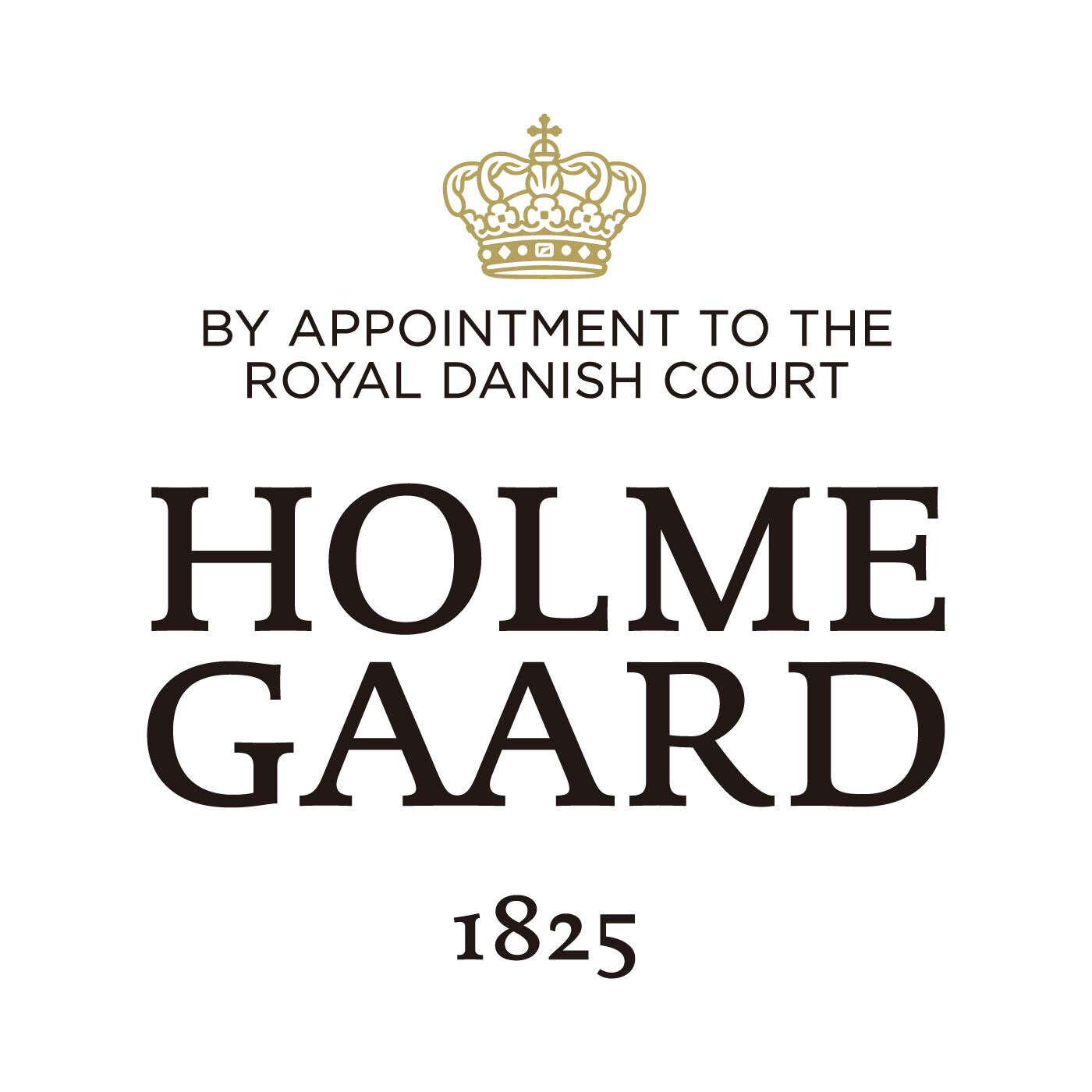 SeeMONO|ガラスのウェーブが美しい　一年中飾れるクリスマスツリー〈Ｓグリーン〉／ホルムガード|HOLMEGAARD（ホルムガード）は、1825年にデンマークに生まれた伝統あるガラスブランドです。1900年代、多くの芸術家が手掛け始めるホルムガードの商品は、そのクオリティの高さからデンマーク王室 御用達ブランドに選ばれました。熟練の職人たちによる吹きガラス製法で生み出されるユニークなデ ザインのガラス製品は世界中の美術館に所蔵されています。