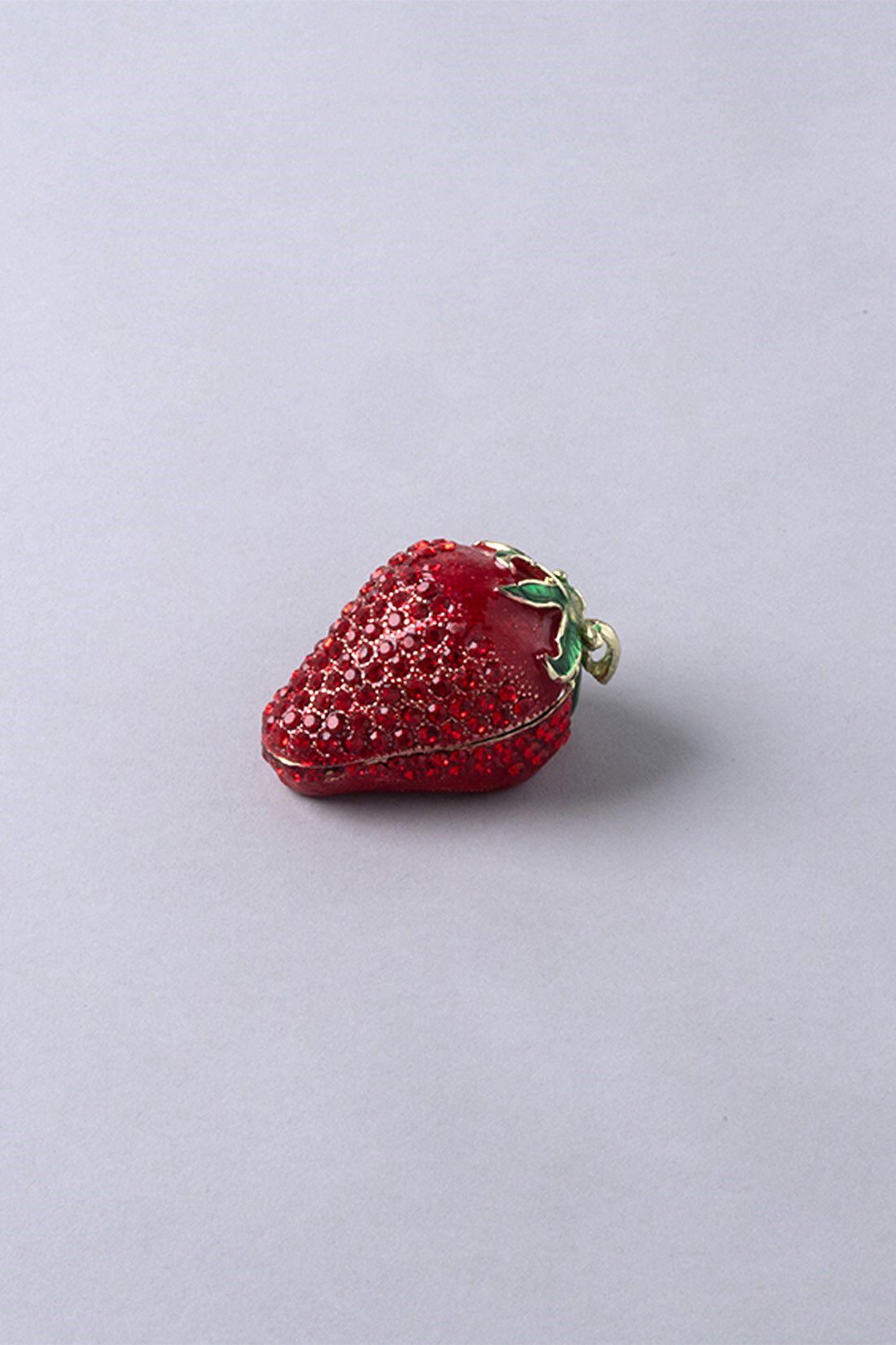 SeeMONO[シーモノ］|エナメルの絵付けがレトロな小さなジュエリーボックスの会|STRAWBERRY：全長約5cm