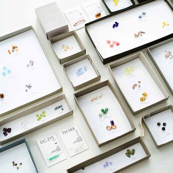 SeeMONO | チェコ の ガラスビーズ コレクション