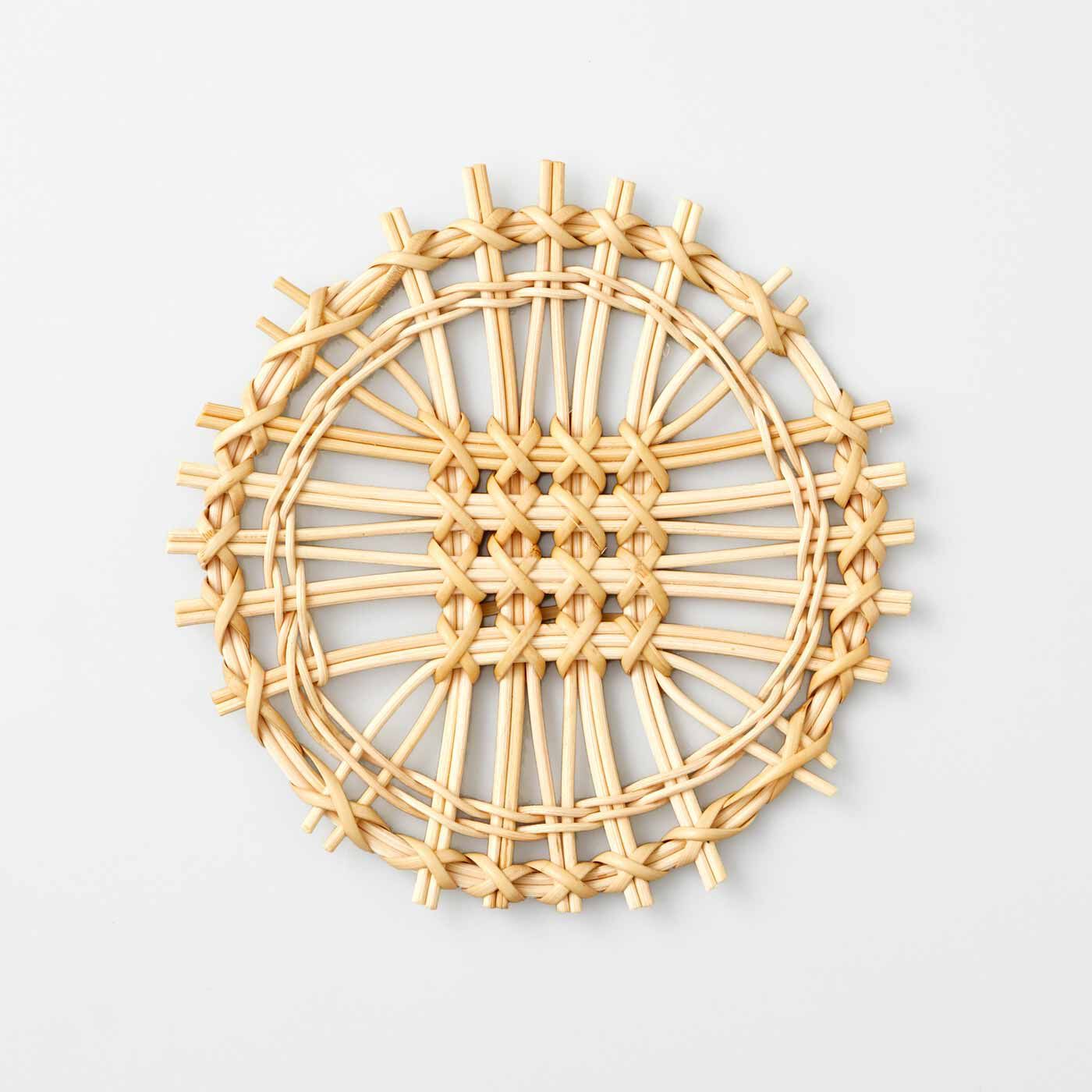 SeeMONO|堀川 波さんに教わる 籐編みの小皿＆コースターキットの会|クロス編み：1個　直径約18cm