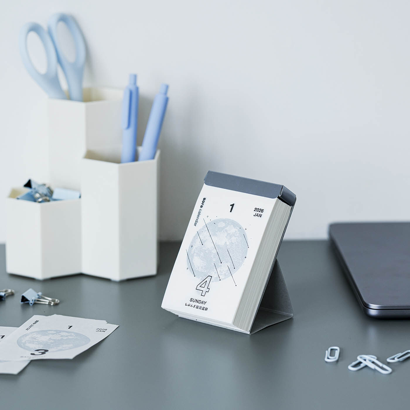 【未使用】フェリシモ「毎月使えるアップリケカレンダー」セット フェリシモの その他ステーショナリー アイテム一覧【公式通販】