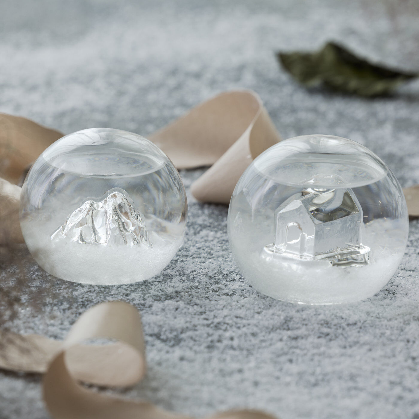開催中セール一覧 55%OFF】天気によって結晶が変化する 雲海から山頂がのぞく 工芸品