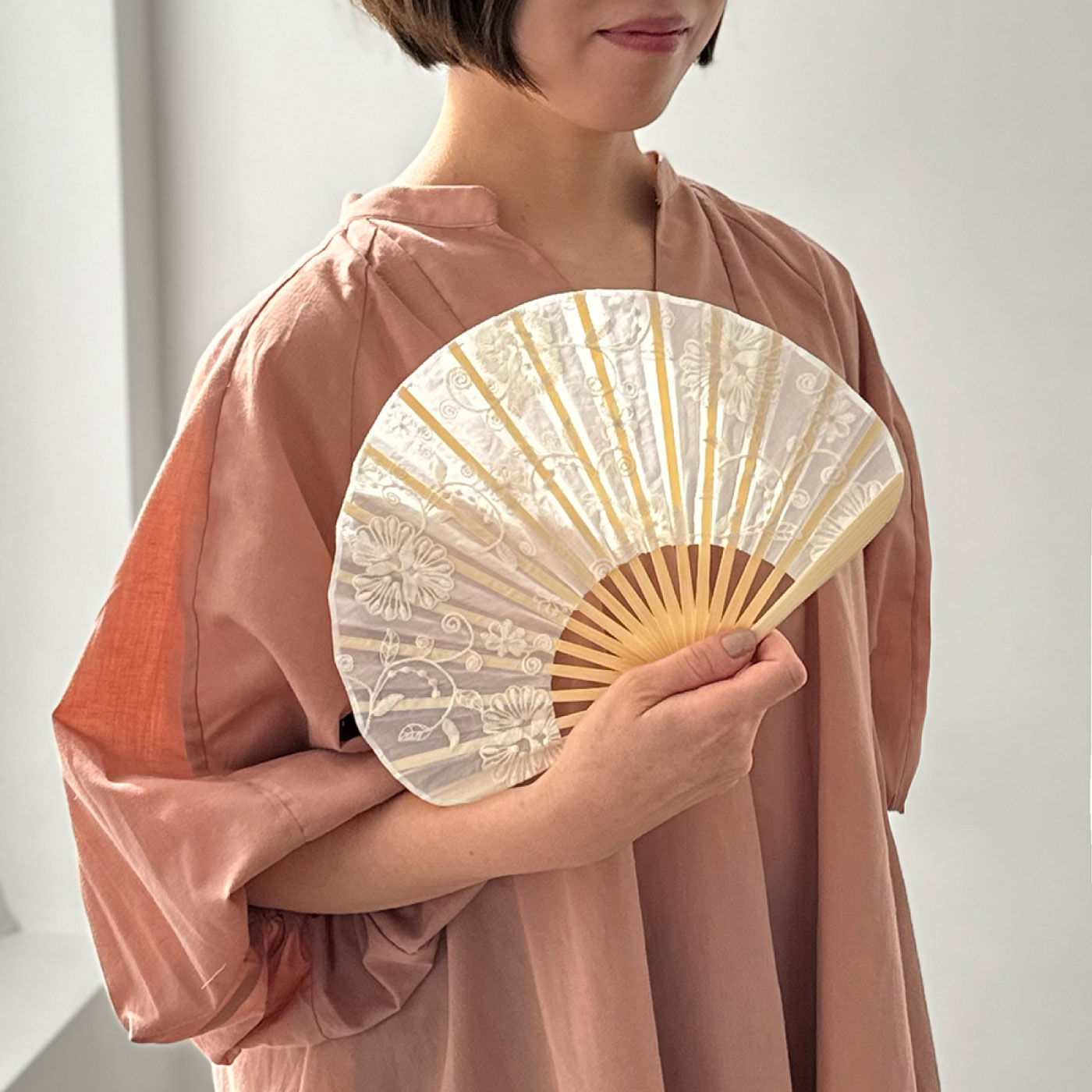 FELISSIMO PARTNERS|ＲＩＣＣＡ　クレール　美しい刺しゅうを楽しむ扇子