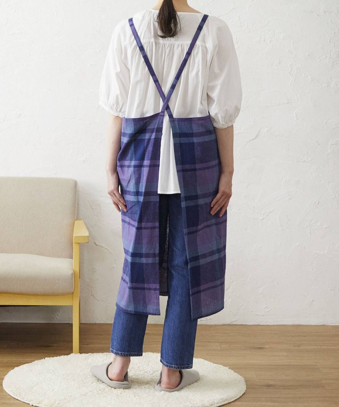 FELISSIMO PARTNERS|さっとかぶるだけ　リネンコットンクロスエプロン|フリークロス型でかぶるだけだから着脱簡単。