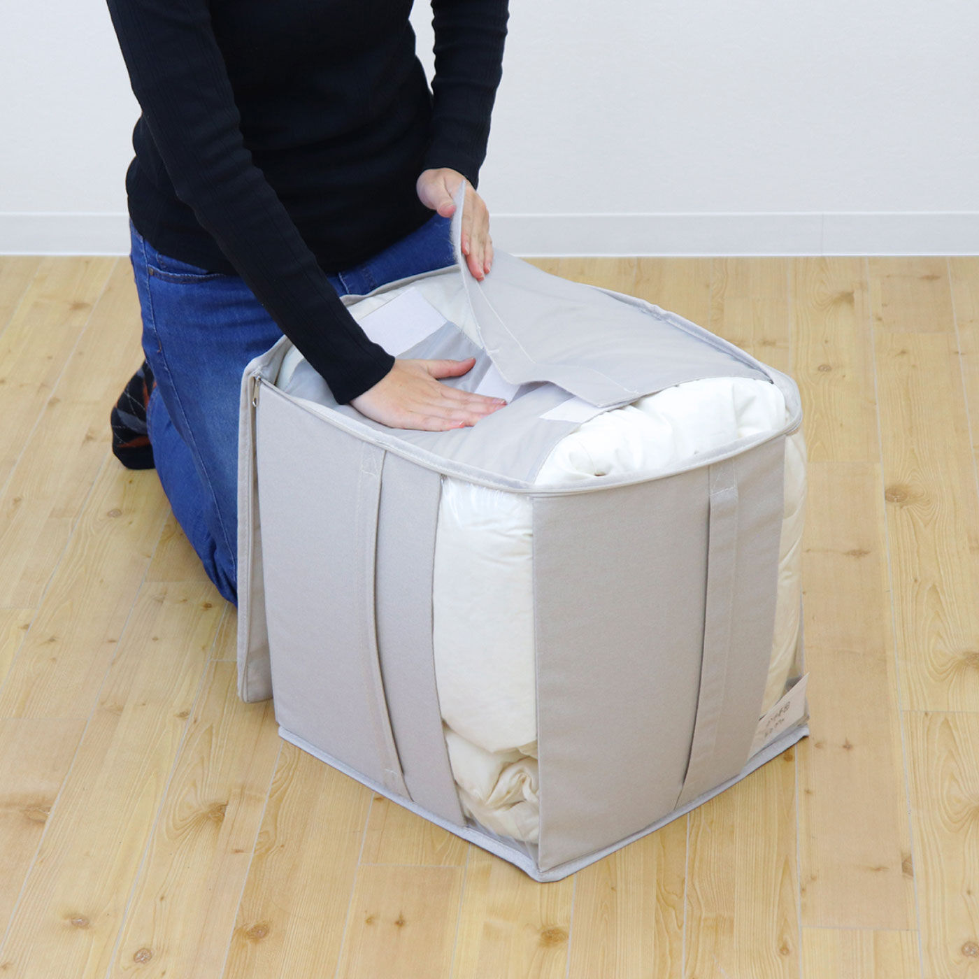 FELISSIMO PARTNERS|クローゼットにぴったり　掛布団収納ケース　枕棚用〈シングル掛け布団〉|内ぶたでボリュームを押さえます。