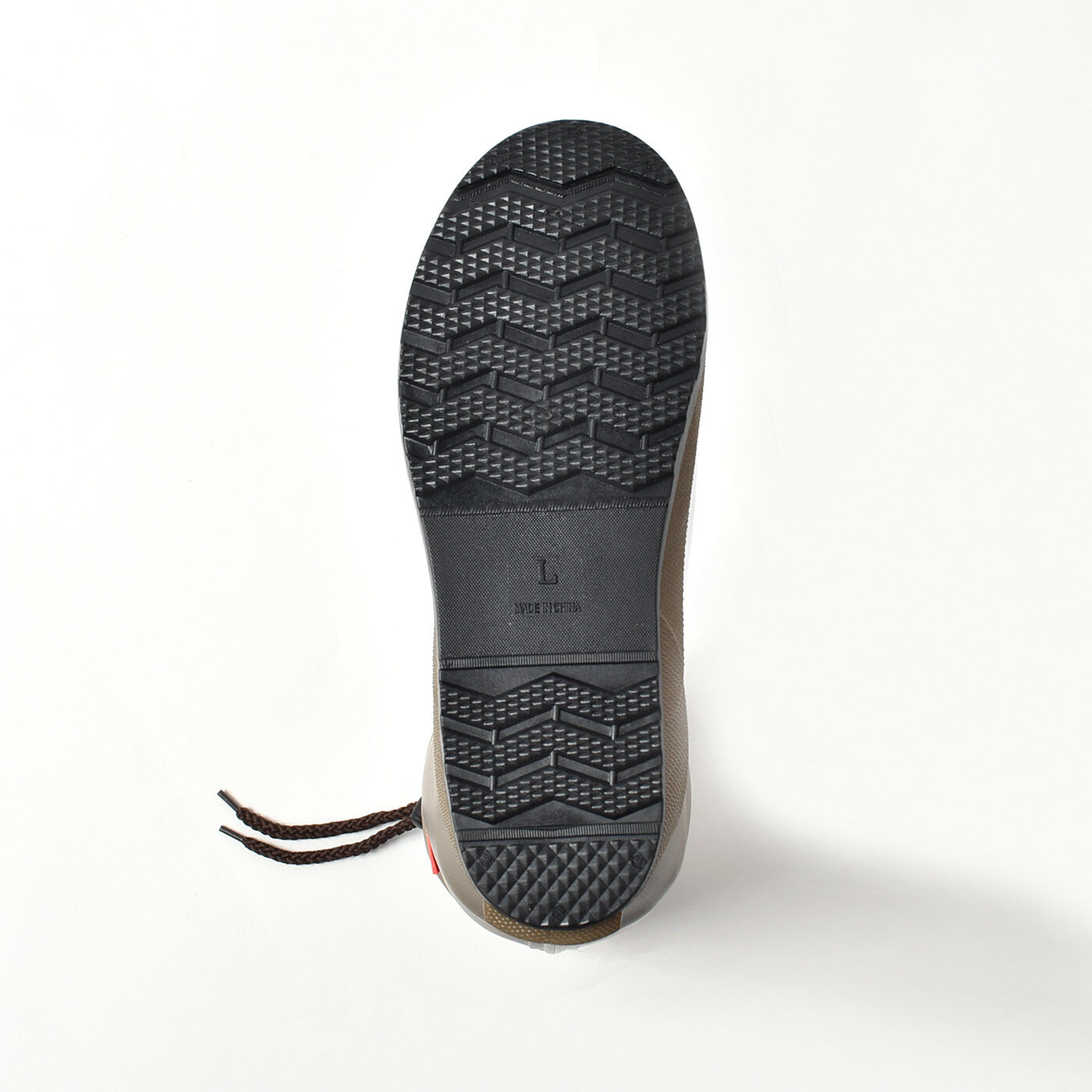 FELISSIMO PARTNERS|ワンデルン　折りたためるレインブーツ〈キャリーバッグ付き〉ダークブラウン|ギザギザ状の凹凸のある靴底。約１cmのヒールで歩きやすさも◎。