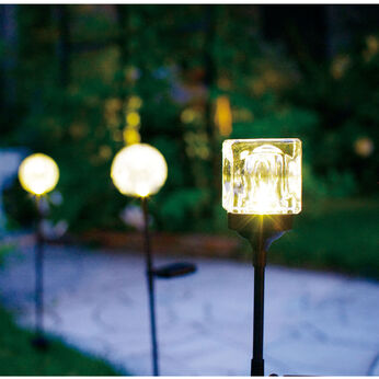 FELISSIMO PARTNERS | ソーラー充電で庭園風演出キューブガーデンライト