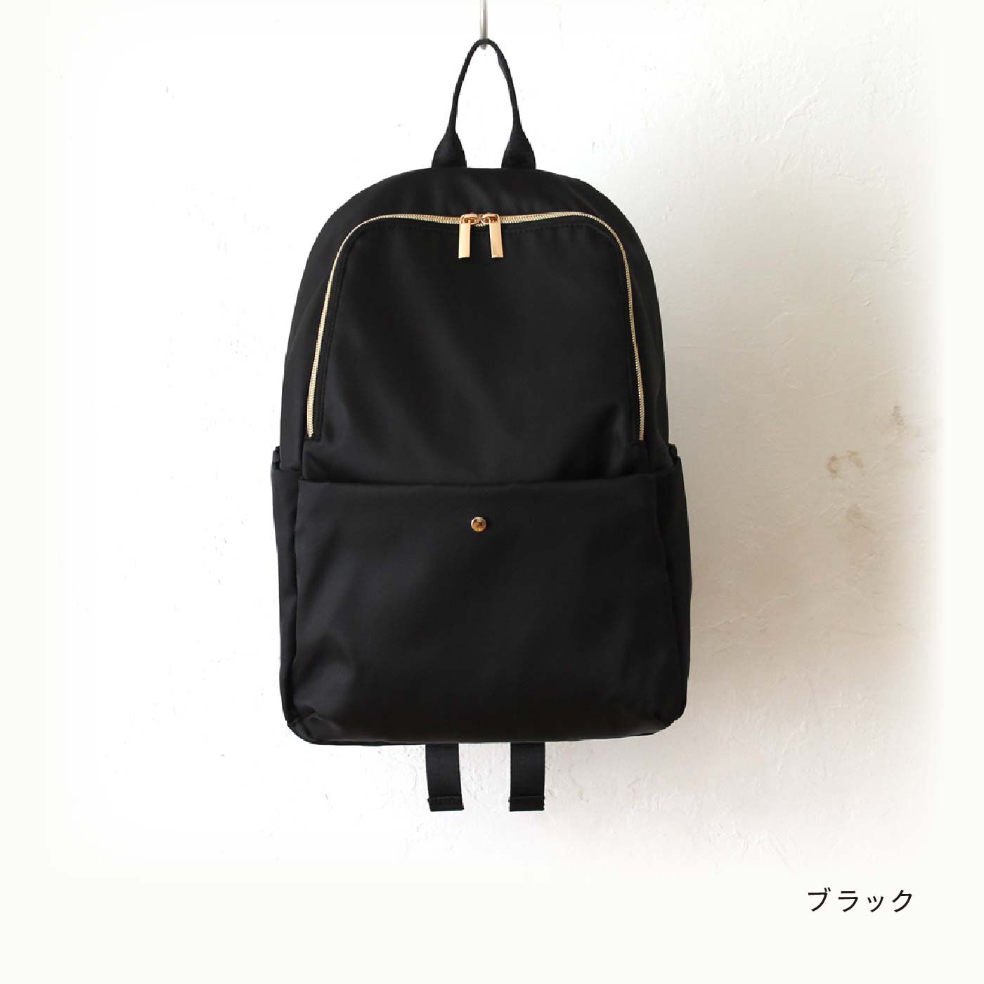 ポケット豊富で中も見やすい！ 大人上品なすっきりサイズの軽量