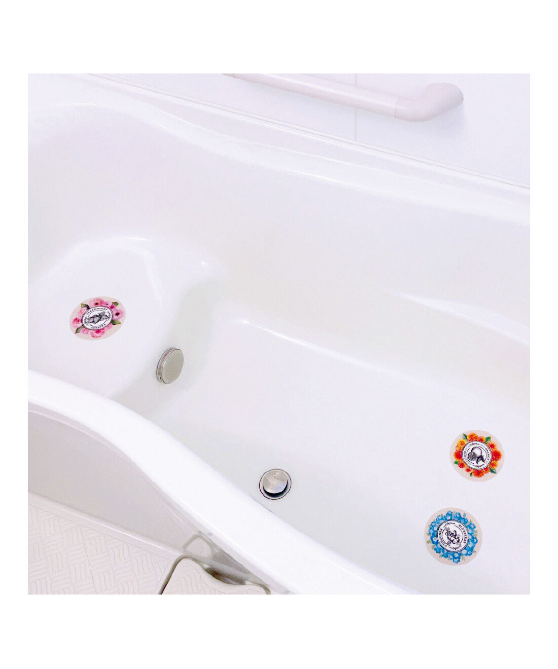 FELISSIMO PARTNERS|楽しく貼って安心感 転ばぬ先の バスタブすべり止めシート〈ネイチャー〉