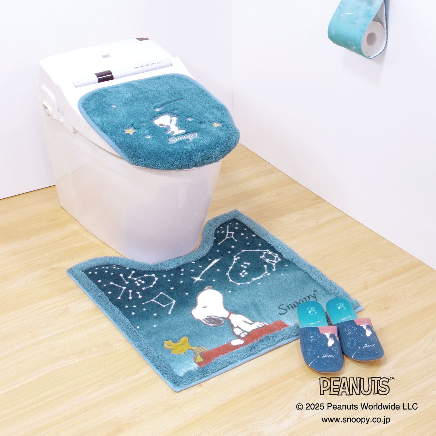 FELISSIMO PARTNERS|星空がロマンティックな　スヌーピーのトイレマット|※トイレマット以外の小物はイメージです。