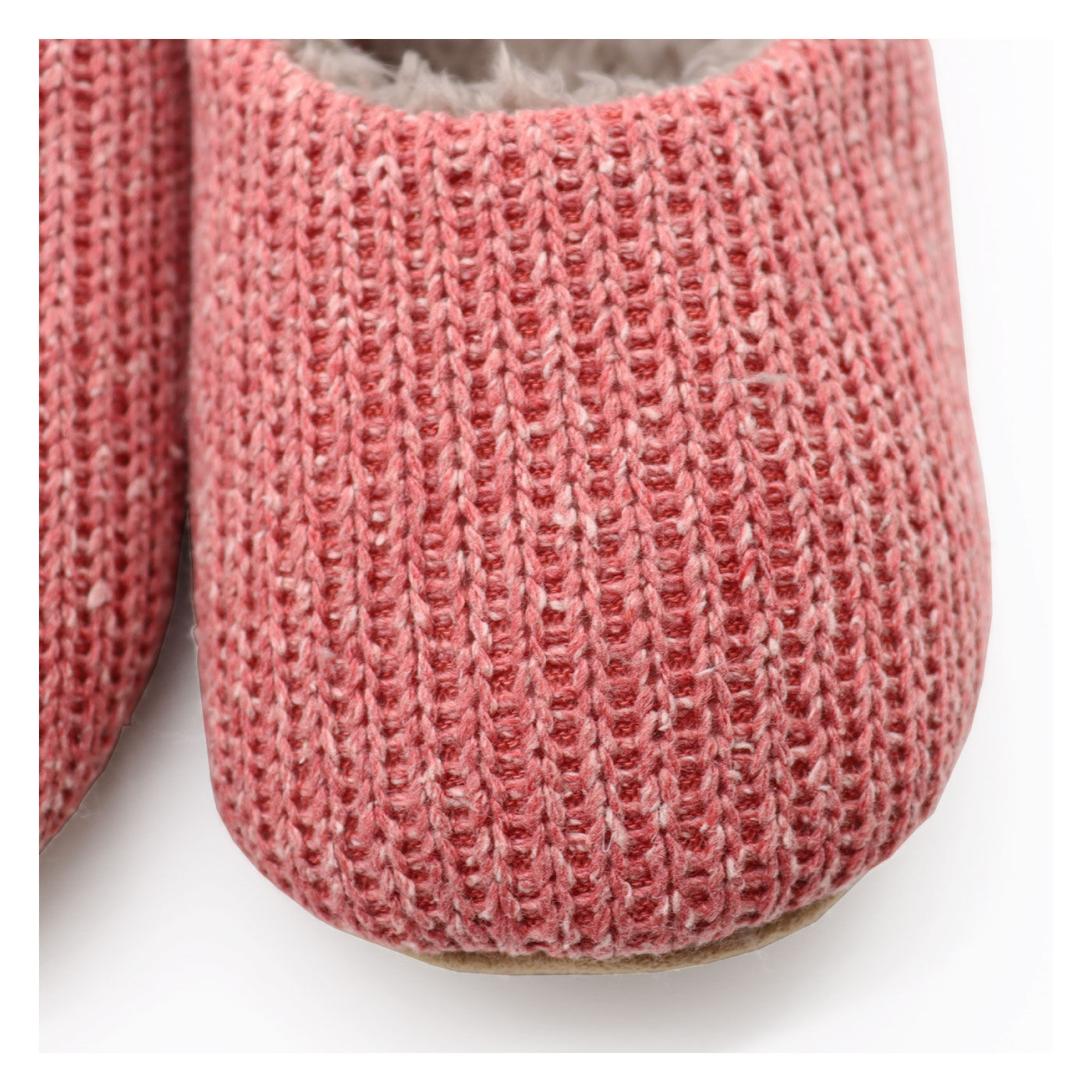 FELISSIMO PARTNERS|靴下感覚で履けるルームシューズnukumori|外側はざっくりとした手編み風のミックスヤーンのニット。