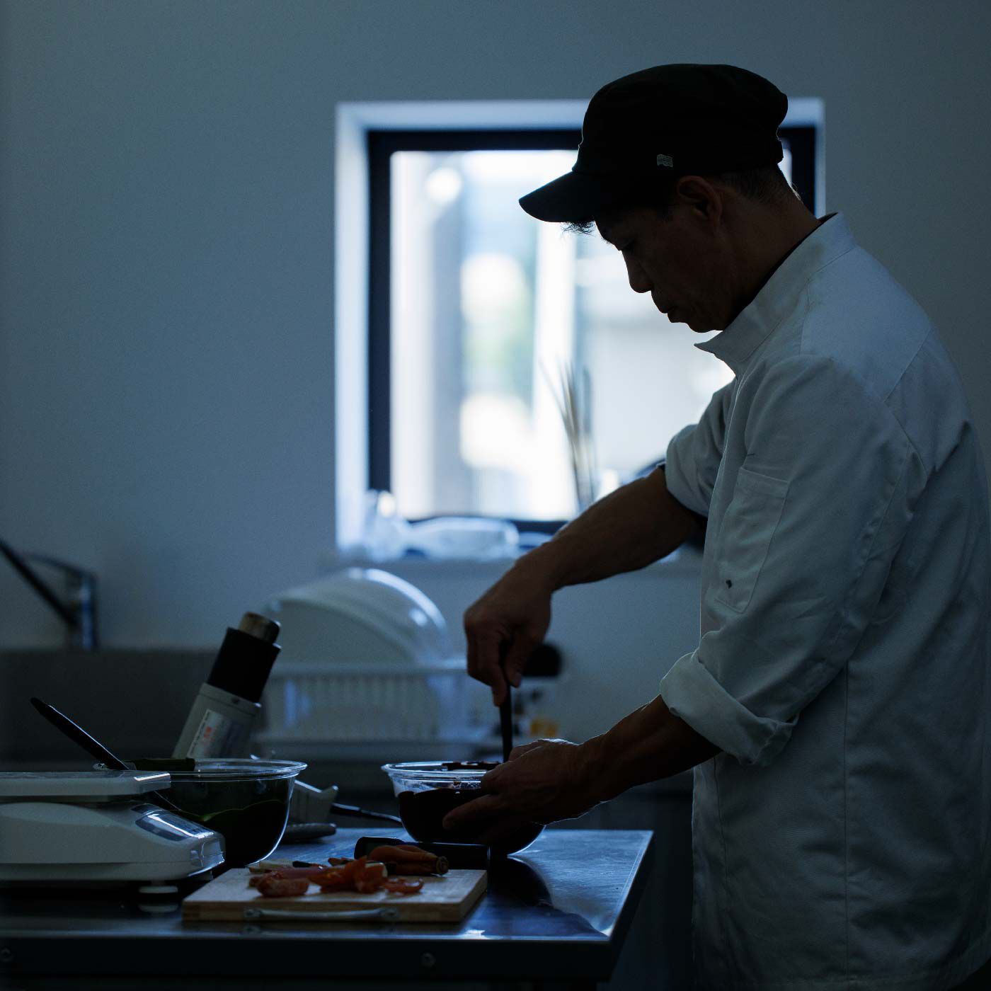 FP産地直送マルシェ|【数量限定100・締切1月15日】石川百右衛門　貯古柿之助（ちょこかきのすけ） 12本入|想いを込めて一つ一つていねいに手作業で作られています。