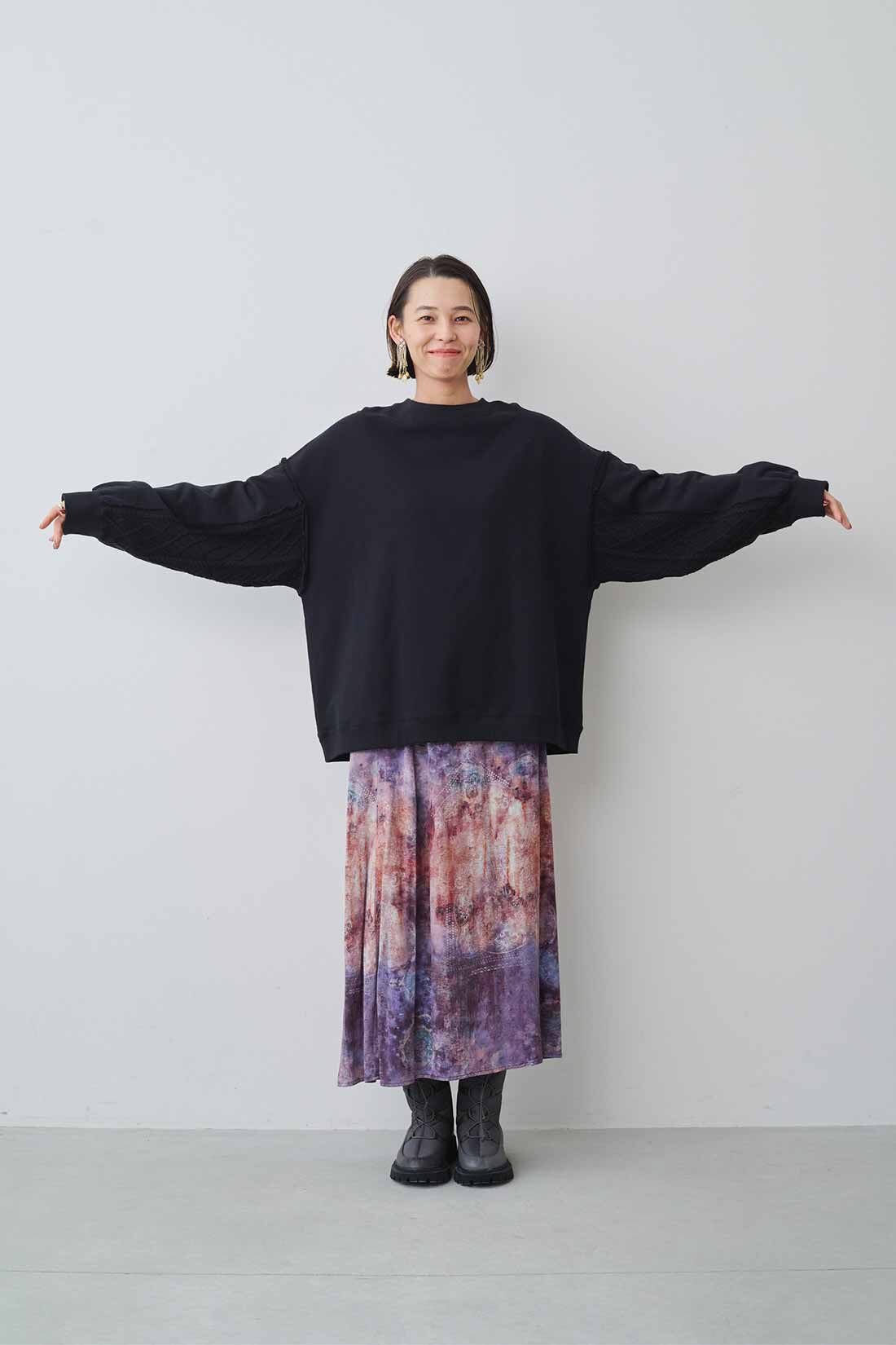 MEDE19F　オーバーサイズ袖切替えニットスウェット〈ブラック〉