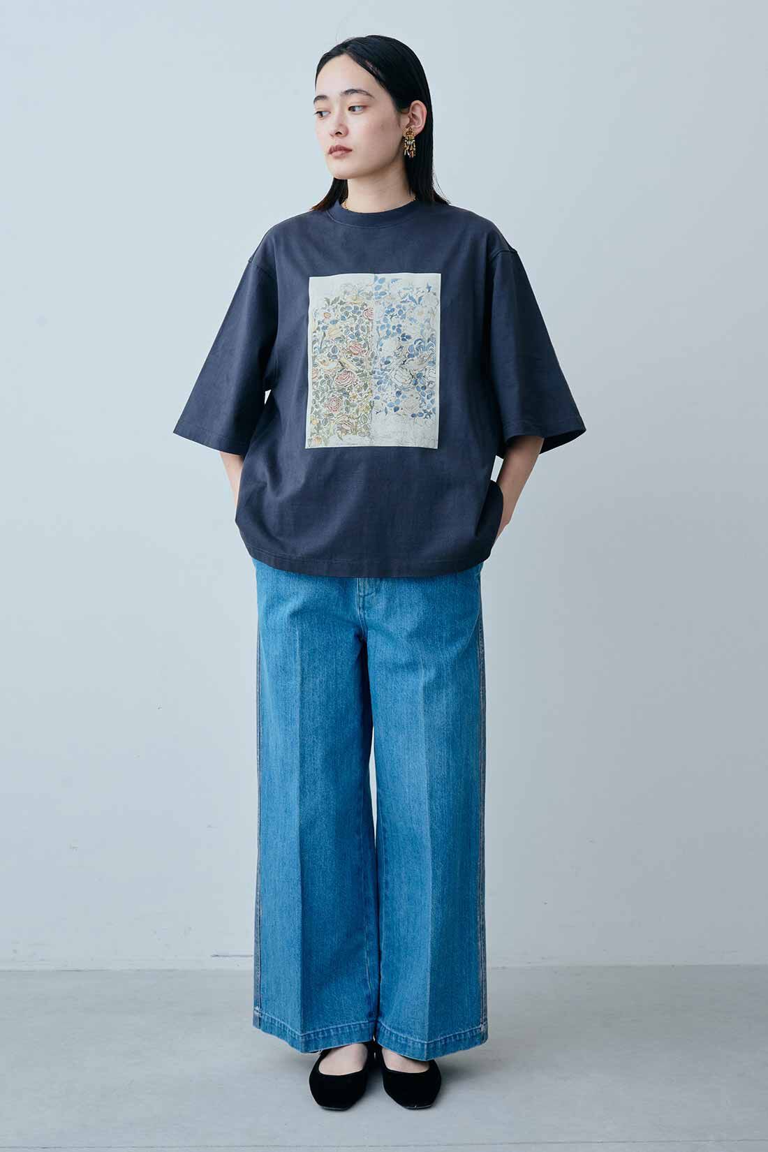 MEDE19F|MEDE19F　〈atelier Morris〉原画モチーフプリントTシャツの会|モデル身長：167cm　着用サイズ：M