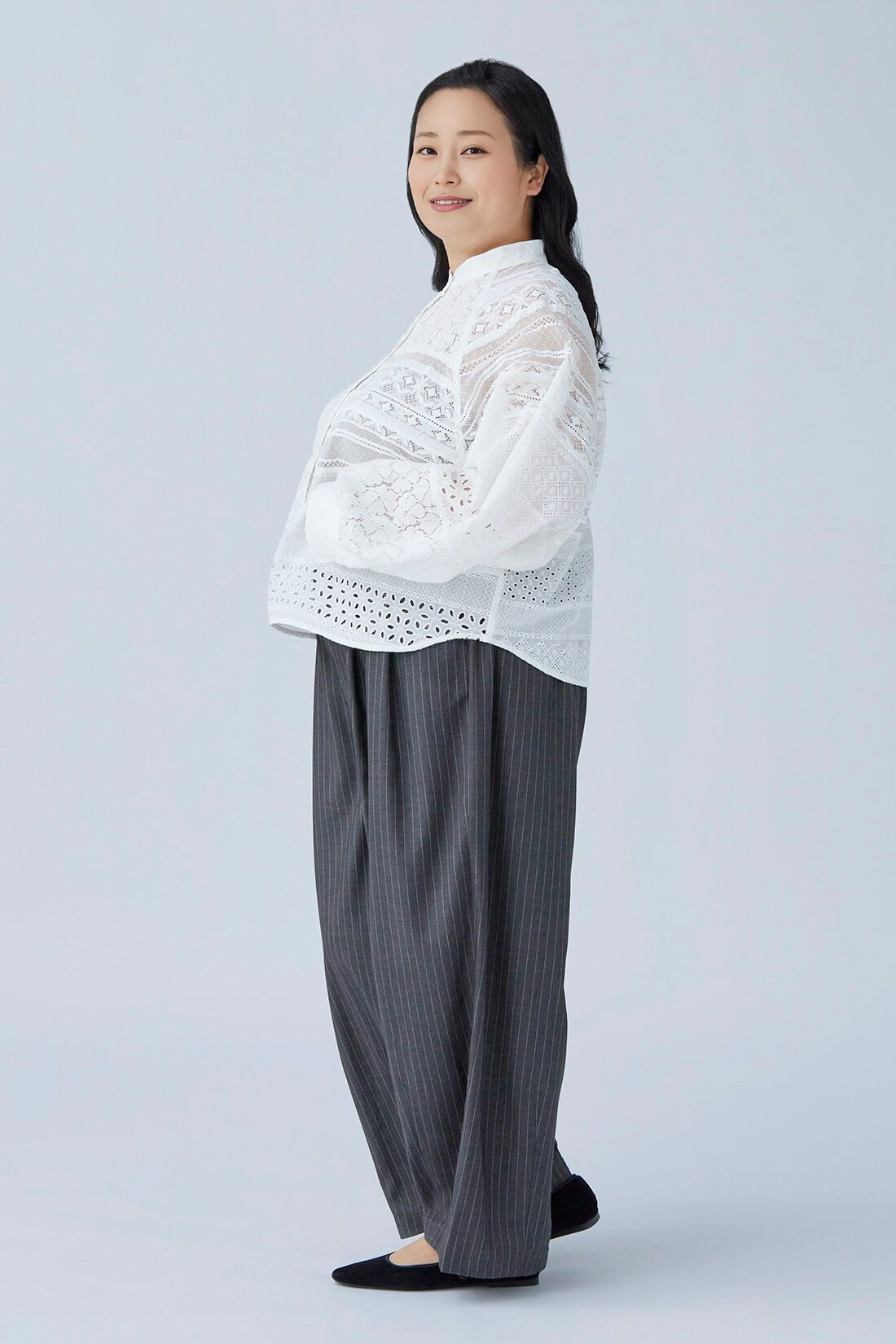 MEDE19F [メデ・ジュウキュウ]|MEDE19F　バレルシルエット ストライプパンツ〈グレー〉