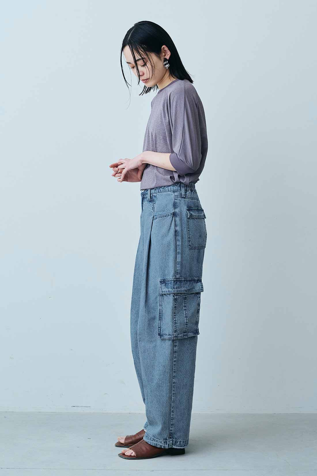 MEDE19F [メデ・ジュウキュウ]|MEDE19F　リネン混デニムでつくったカーゴパンツ〈フェードブルー〉|モデル身長：167cm　着用サイズ：M