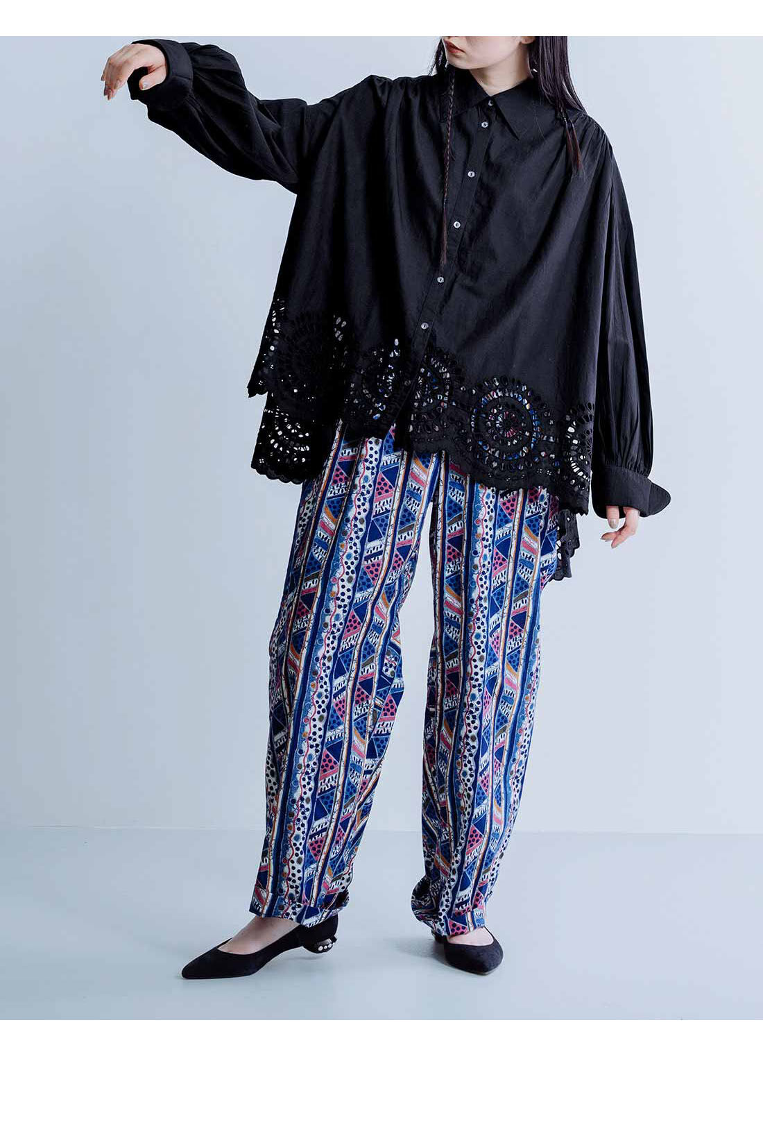 MEDE19F [メデ・ジュウキュウ]|MEDE19F　〈MADE IN INDIA COLLECTION〉シフリー刺しゅうコットンシャツ〈ブラック〉