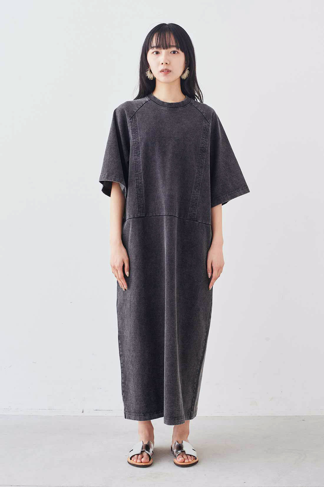 MEDE19F [メデ・ジュウキュウ]|MEDE19F　ヘビーコットンカットソーデニムワンピース〈グレー〉|モデル身長：163cm　着用サイズ：M
