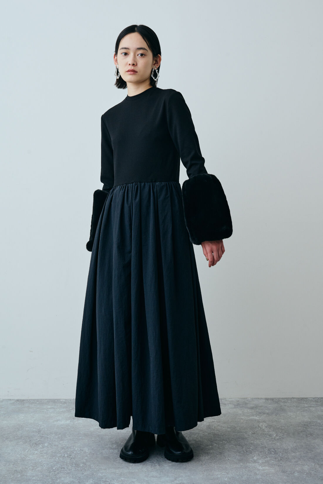 ワンピース　チュニック　黒　フェイク　ファー付き　M　ドレス　日本製　美品