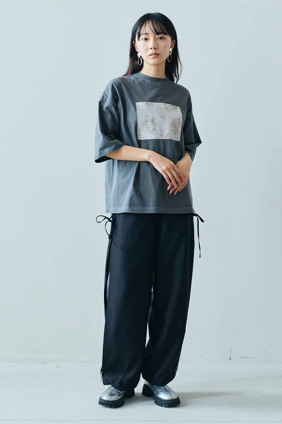 MEDE19F|MEDE19F　リボン遣いサイドラインパンツ|モデル身長：163cm　着用サイズ：M