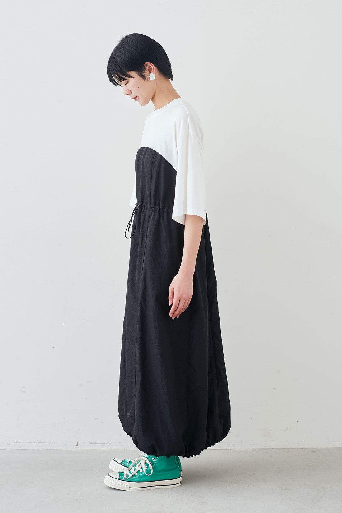 MEDE19F [メデ・ジュウキュウ]|MEDE19F　カットソー×撥水生地のドッキングワンピース〈ホワイト×ブラック〉