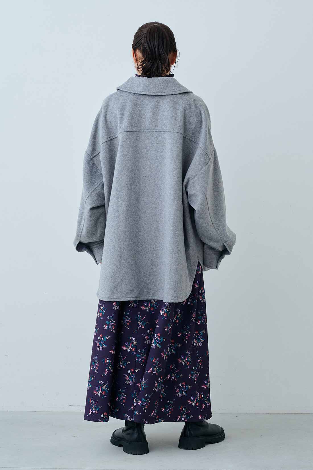 MEDE19F|MEDE19F　起毛素材のオーバーシャツジャケット〈グレー〉|モデル身長：158cm　着用サイズ：M