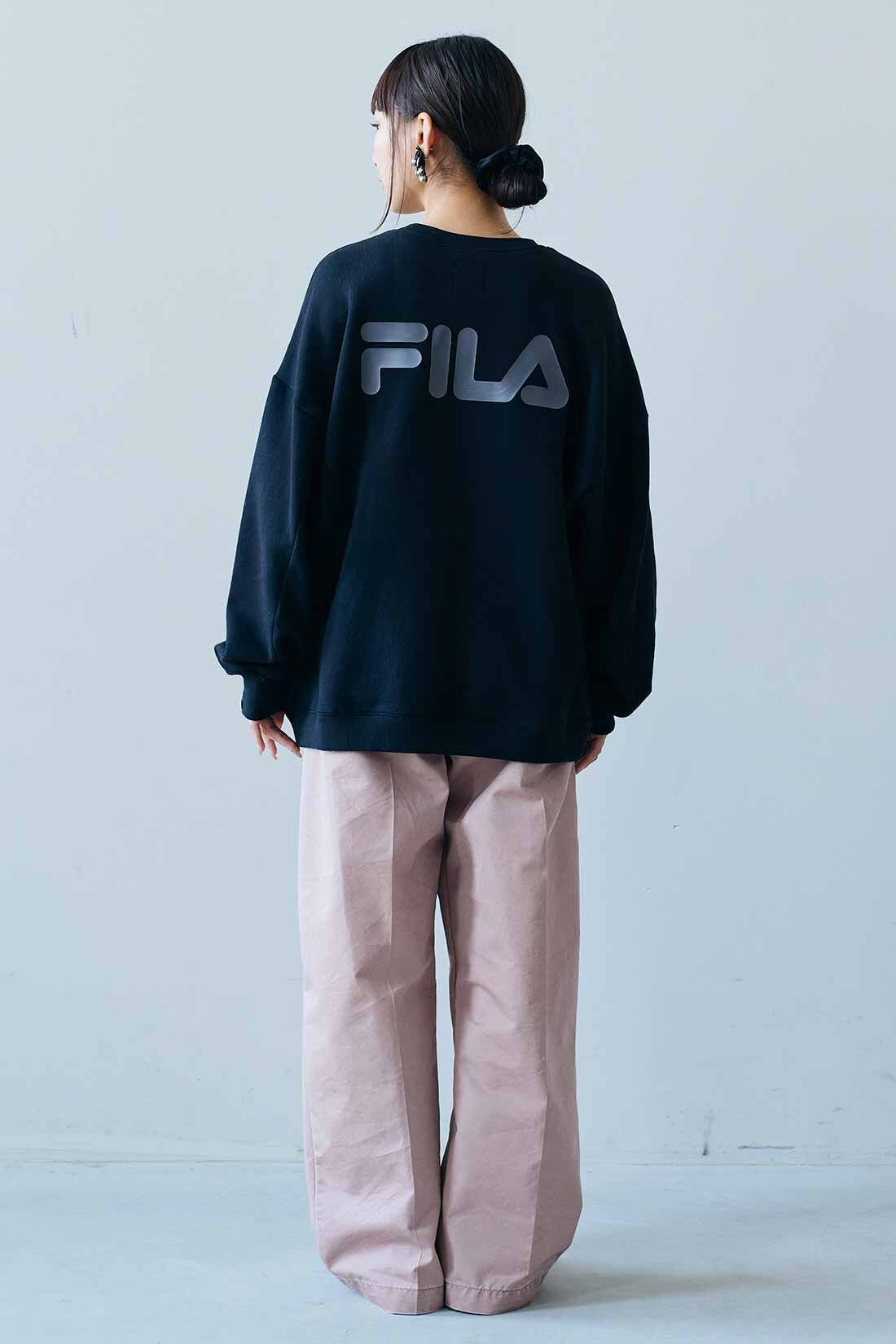 MEDE19F|MEDE19F　FILA for MEDE19F 大人も着られる プリントロゴスウェット|モデル身長：158cm　着用サイズ：M